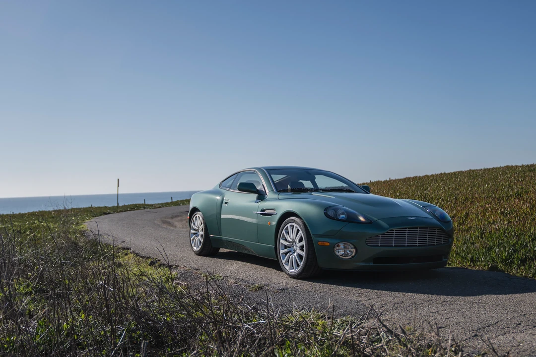 2002 Aston Martin Vanquish 1st Gen - Image 30 of 31