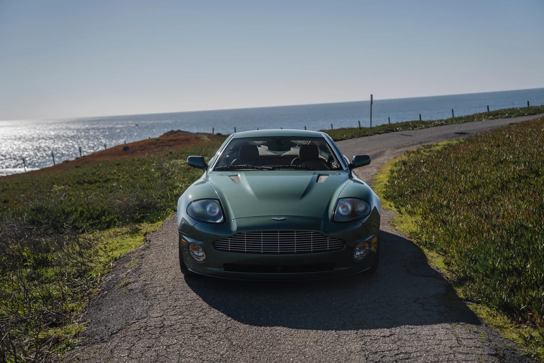 2002 Aston Martin Vanquish 1st Gen - Image 21 of 31
