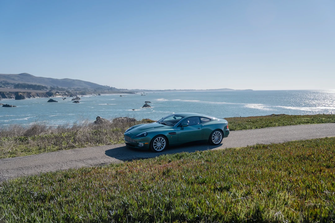 2002 Aston Martin Vanquish 1st Gen - Image 23 of 31