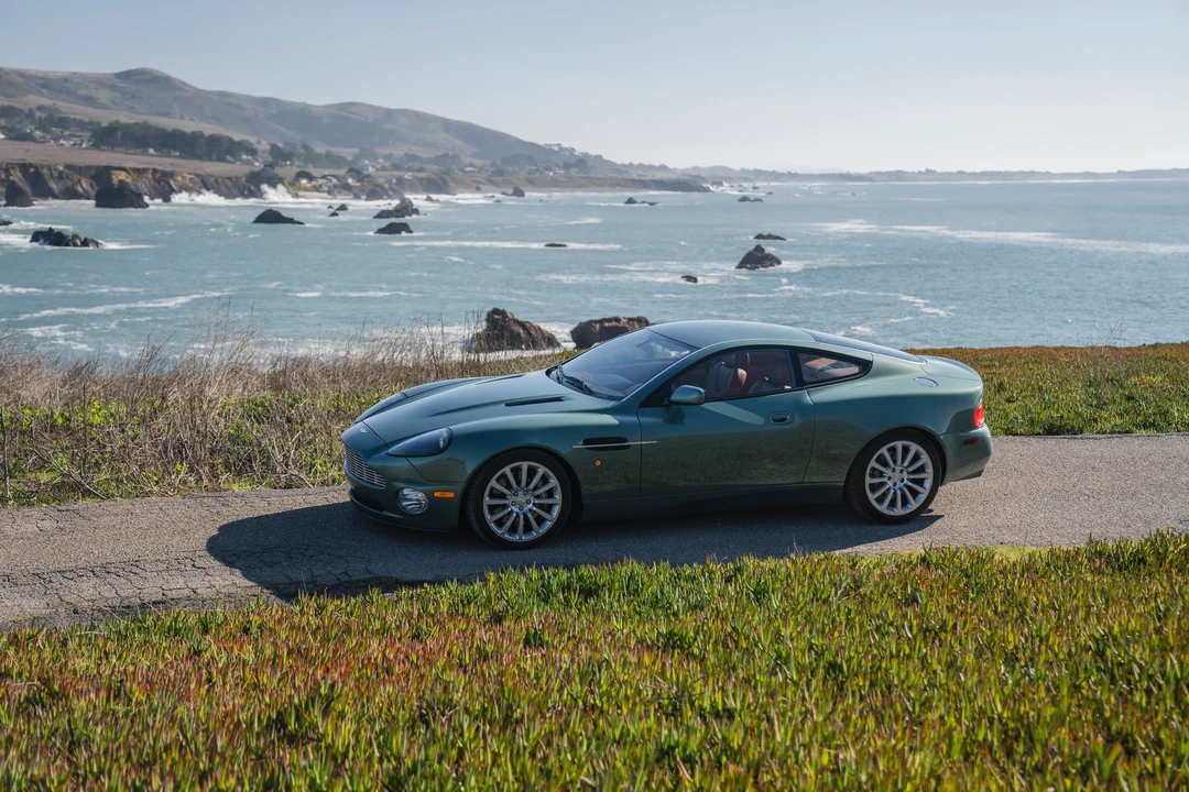 2002 Aston Martin Vanquish 1st Gen - Image 26 of 31