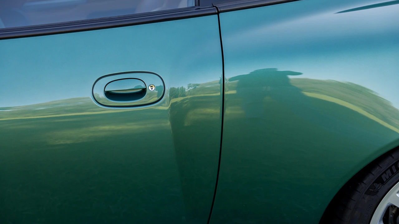 2002 Aston Martin Vanquish 1st Gen - Image 15 of 31