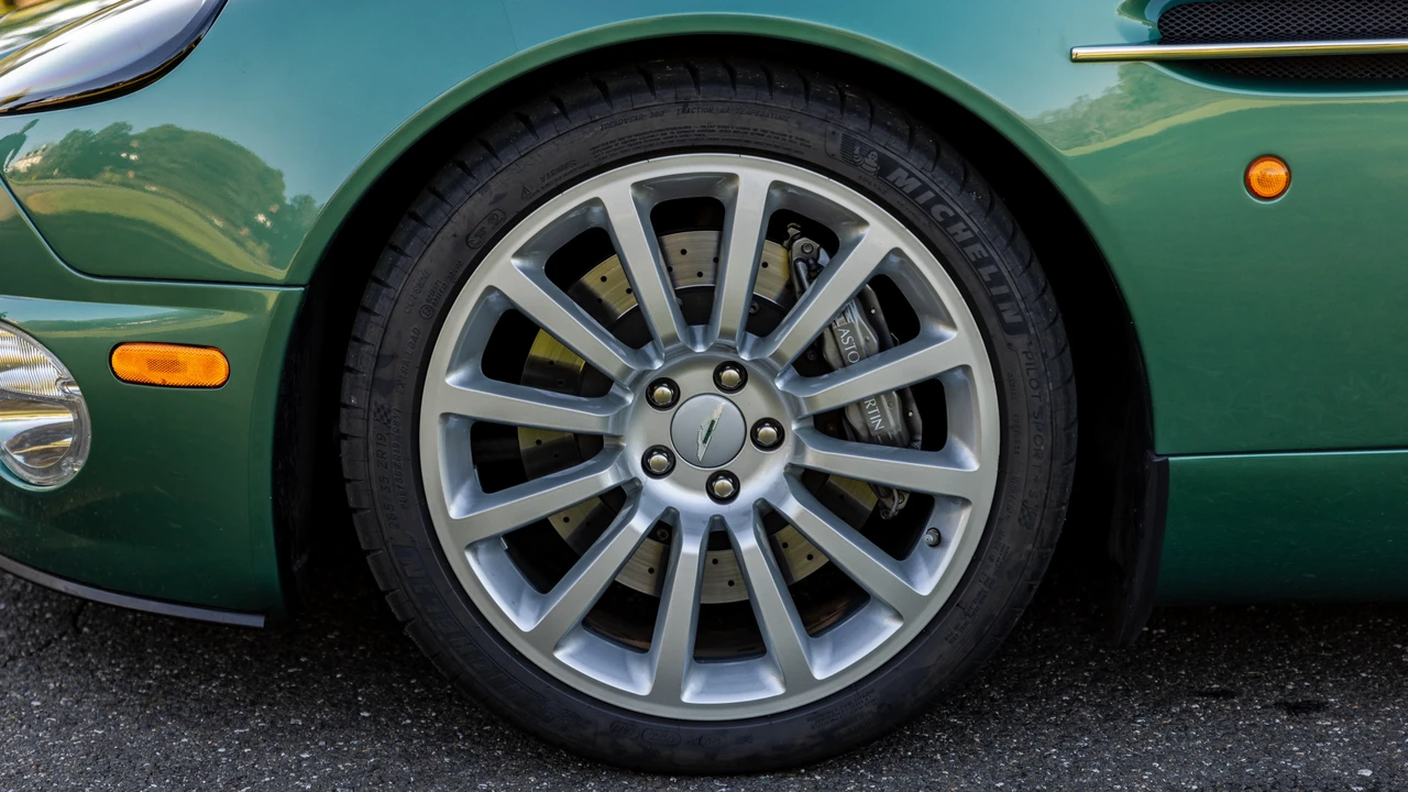 2002 Aston Martin Vanquish 1st Gen - Image 31 of 31