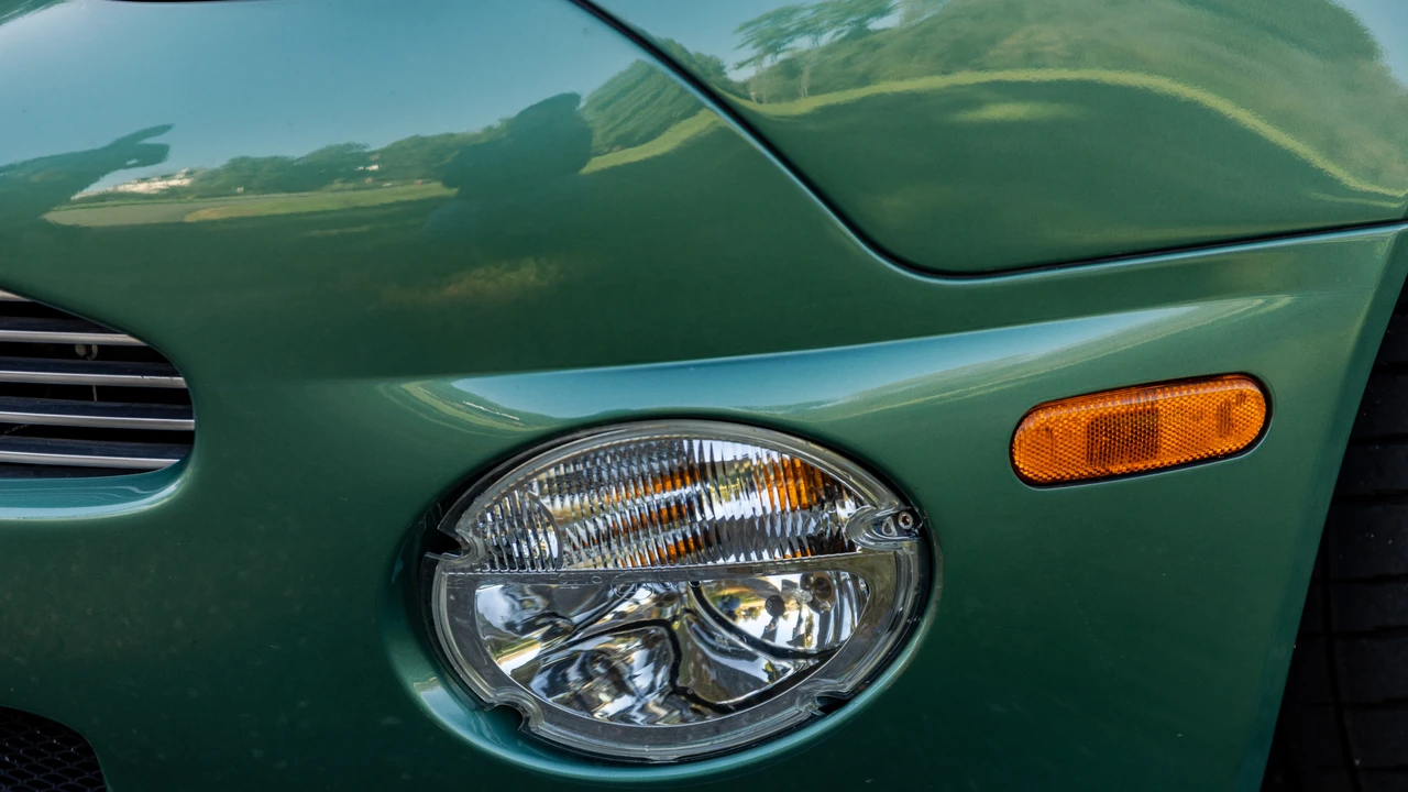 2002 Aston Martin Vanquish 1st Gen - Image 22 of 31