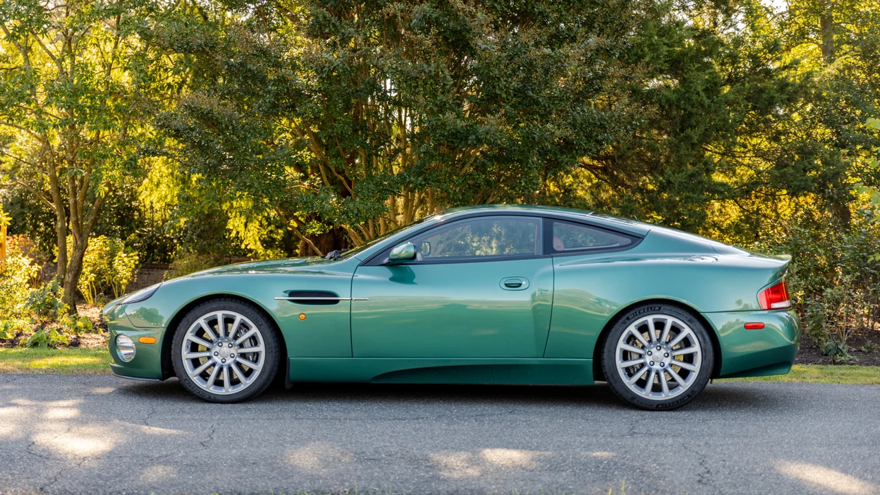 2002 Aston Martin Vanquish 1st Gen - Image 5 of 31