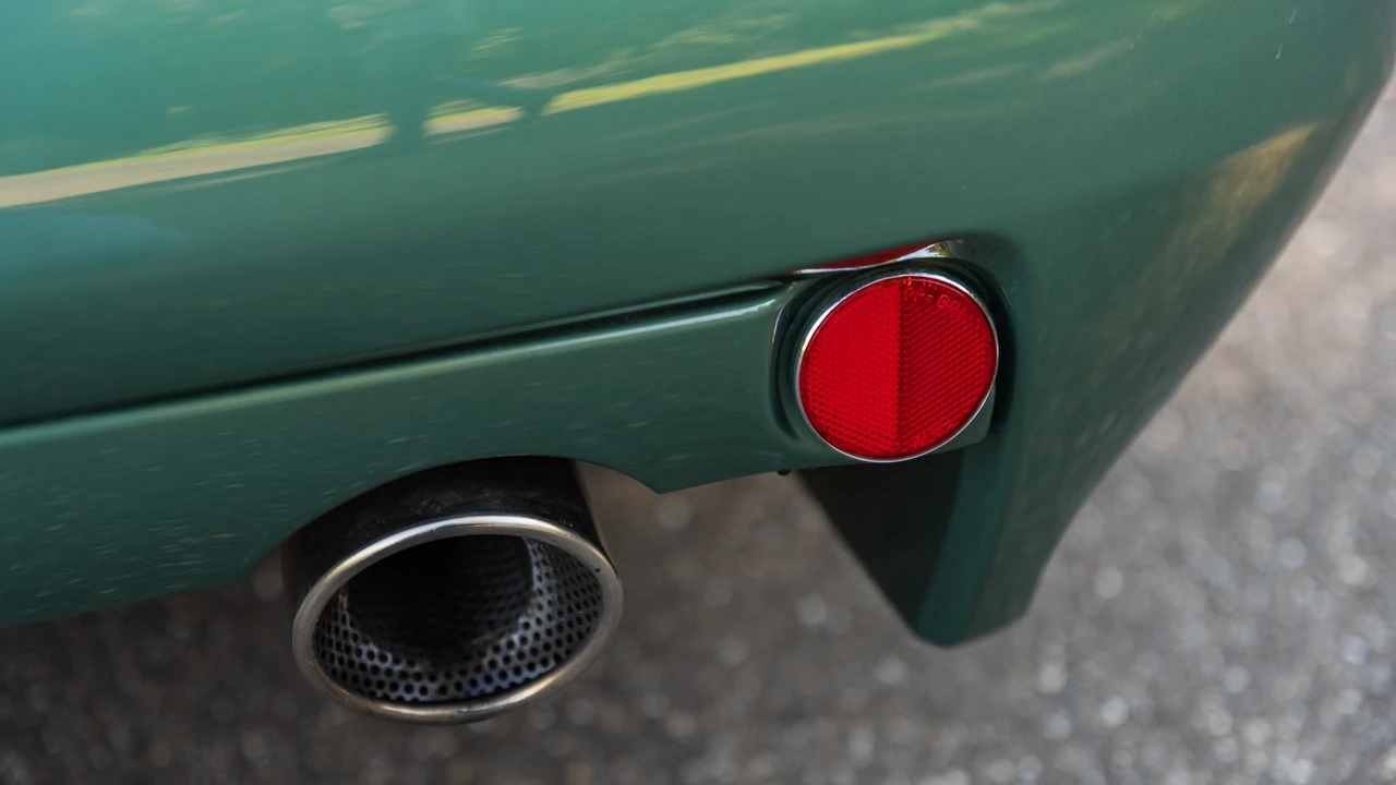 2002 Aston Martin Vanquish 1st Gen - Image 27 of 31