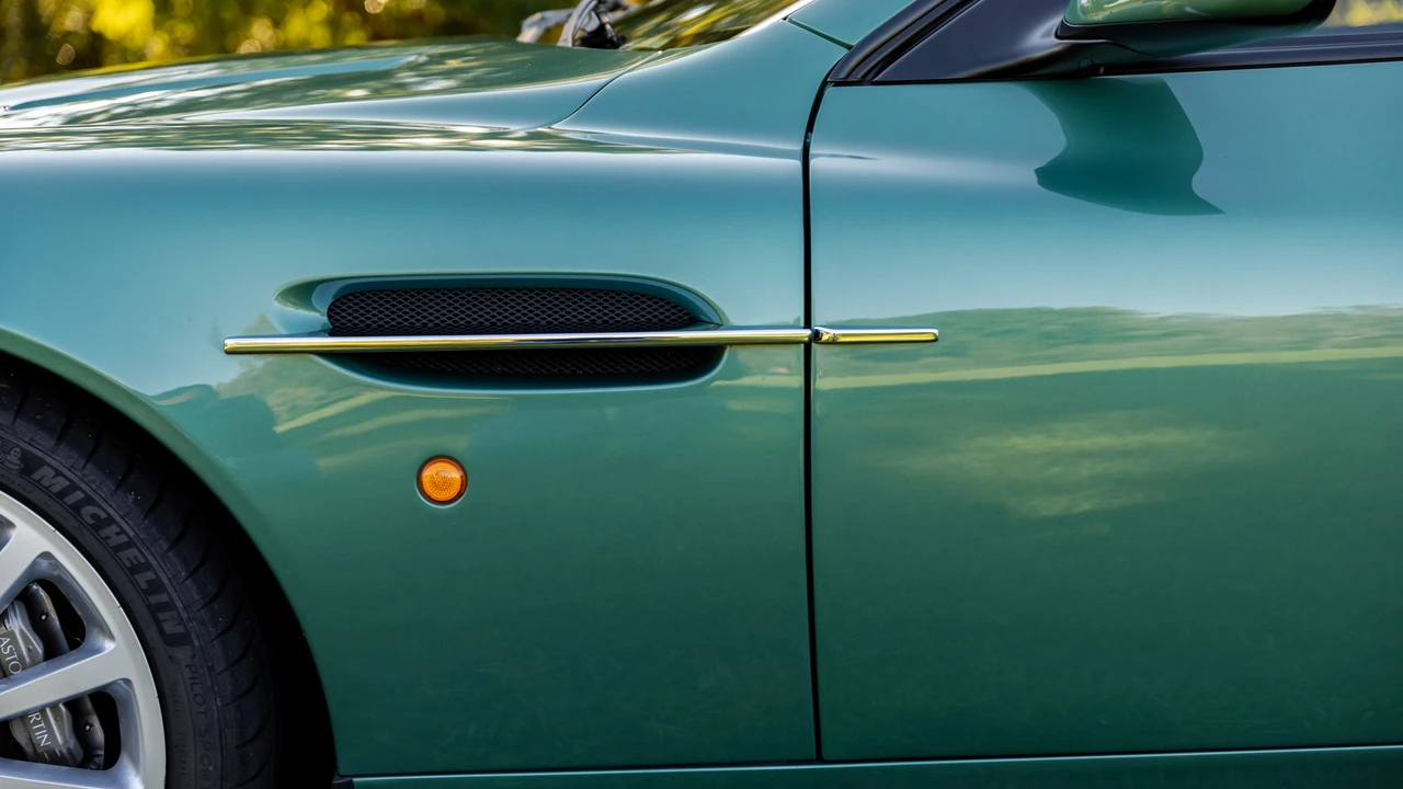 2002 Aston Martin Vanquish 1st Gen - Image 14 of 31