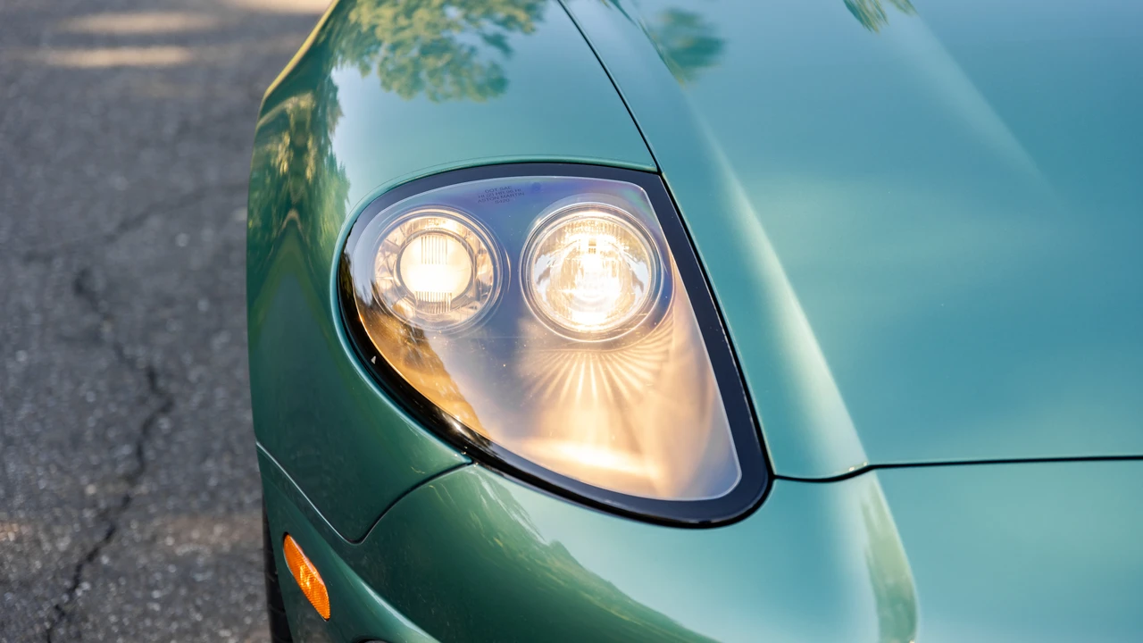 2002 Aston Martin Vanquish 1st Gen - Image 23 of 31