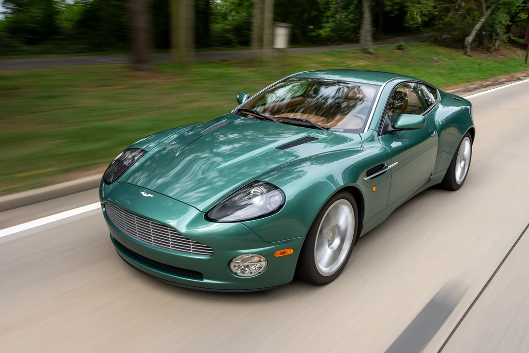2002 Aston Martin Vanquish 1st Gen - Image 13 of 31
