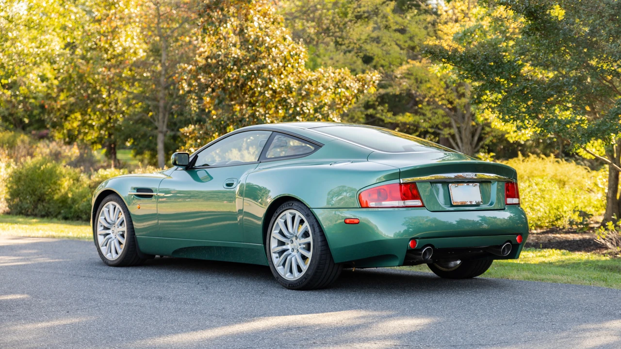 2002 Aston Martin Vanquish 1st Gen - Image 9 of 31