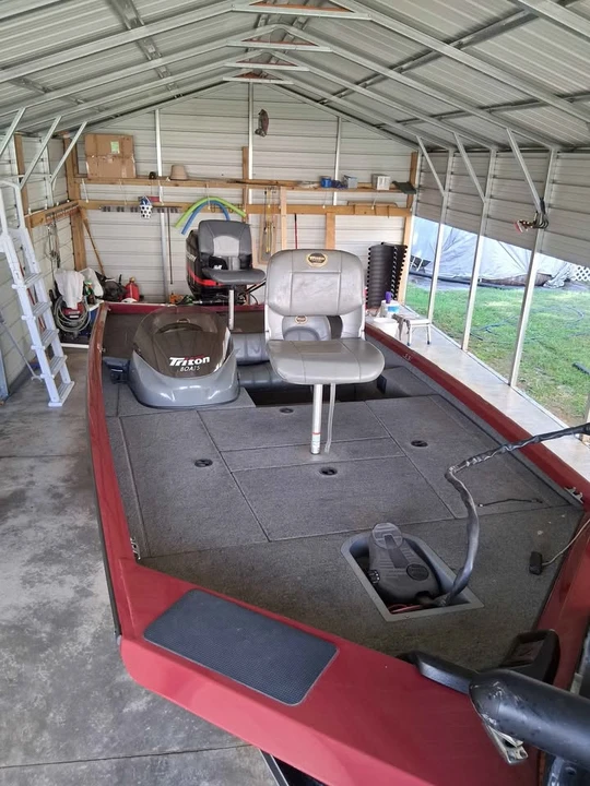 2002 Triton - Image 10 of 10