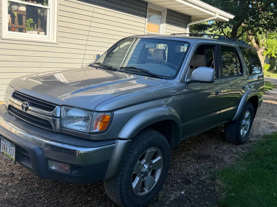 2002 Toyota 4Runner - Image 3 of 9