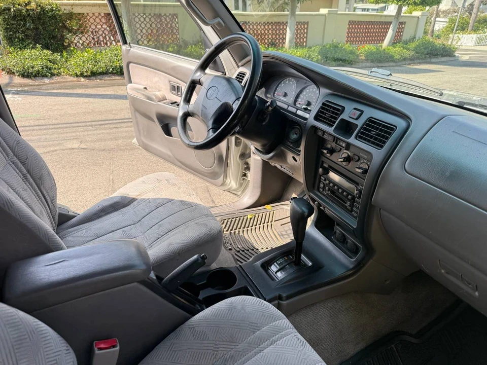 2002 Toyota 4Runner 3rd Gen - Image 11 of 17