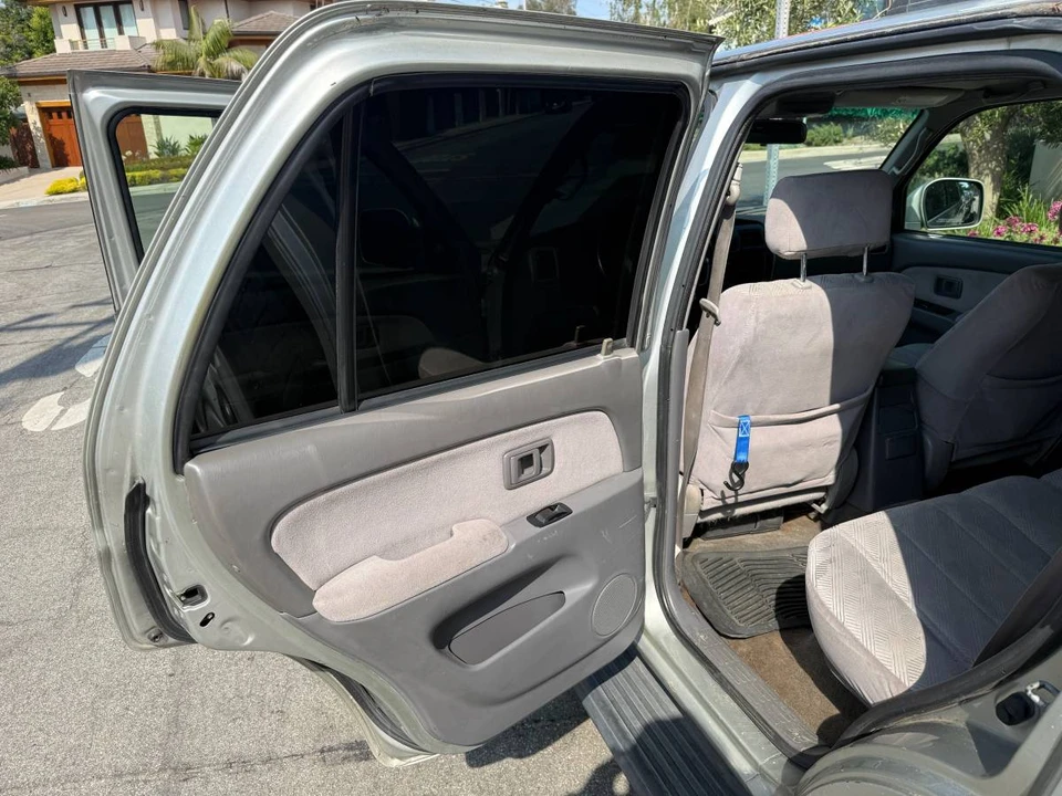 2002 Toyota 4Runner 3rd Gen - Image 5 of 17