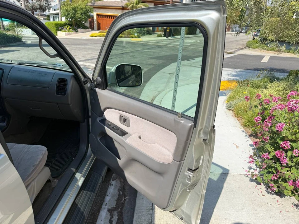 2002 Toyota 4Runner 3rd Gen - Image 9 of 17