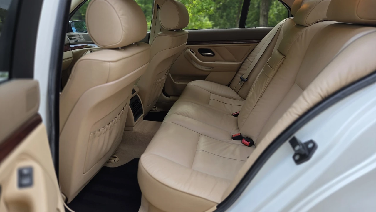 2002 BMW E39 5 Series - Image 5 of 6