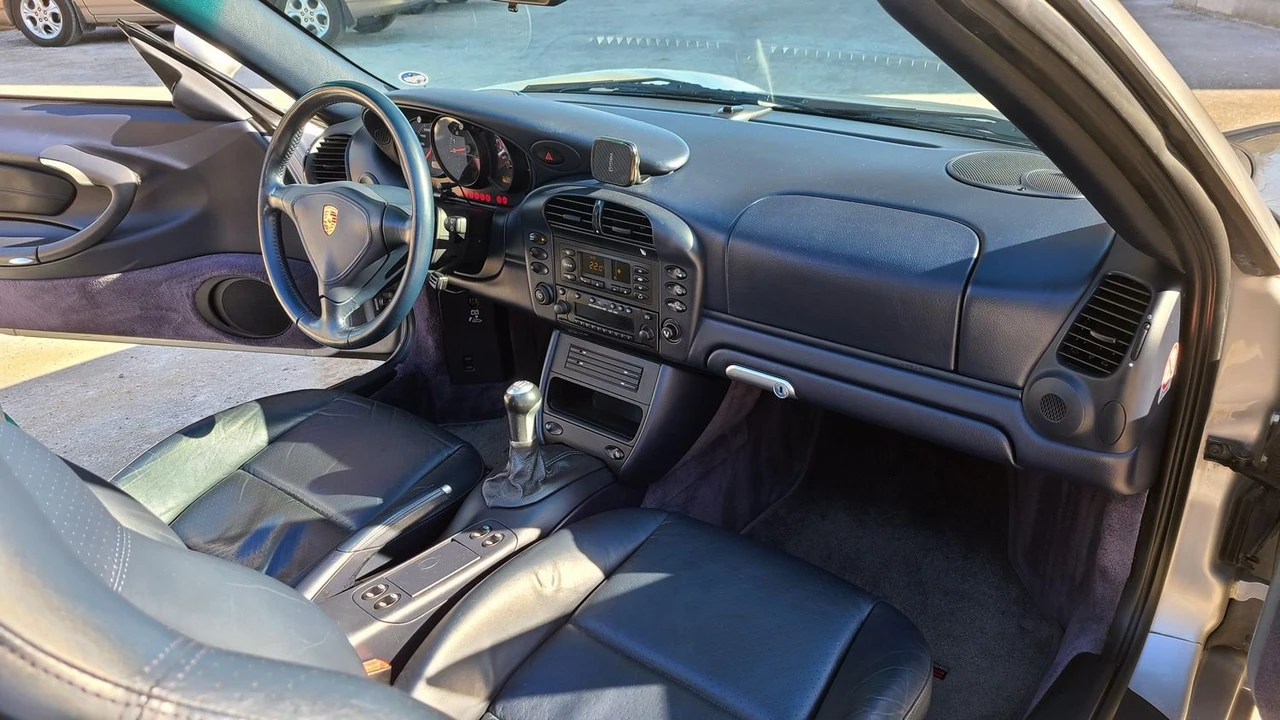 2002 Porsche 996 Carrera - Image 8 of 20