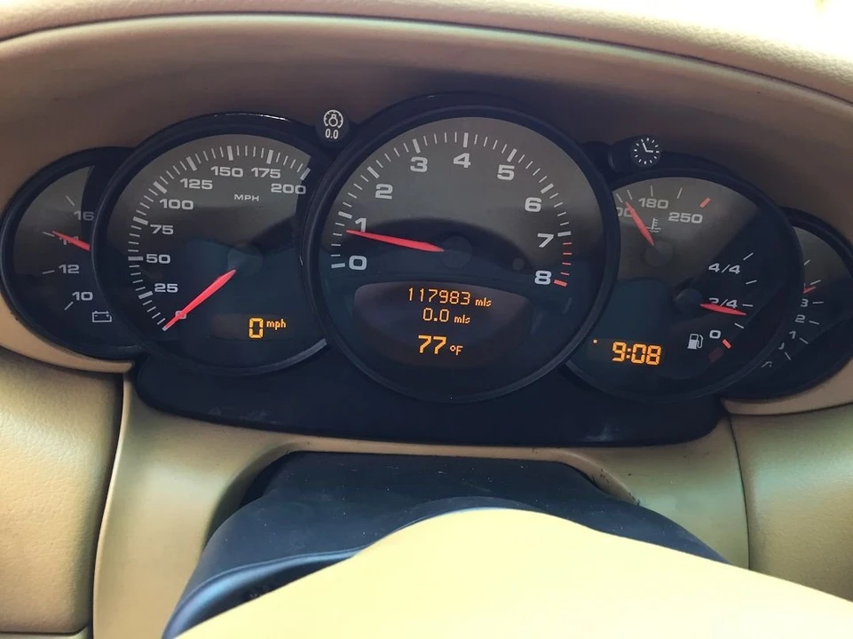 2002 Porsche 996 Carrera - Image 10 of 28