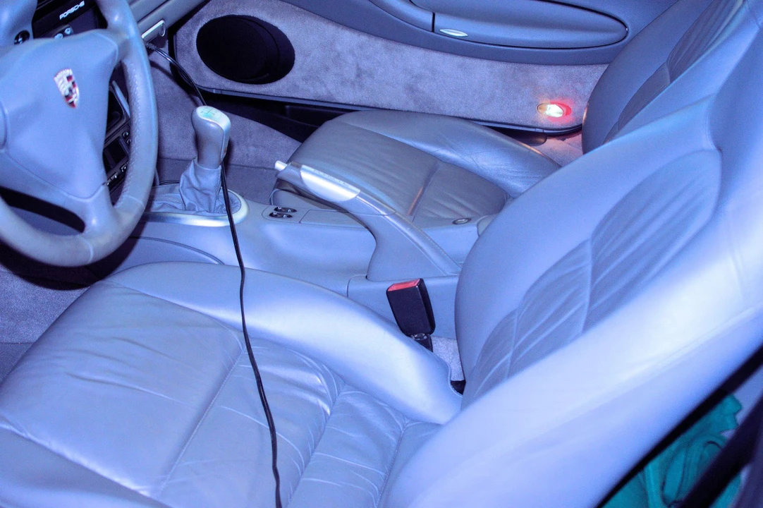 2002 Porsche 996 Carrera - Image 4 of 5