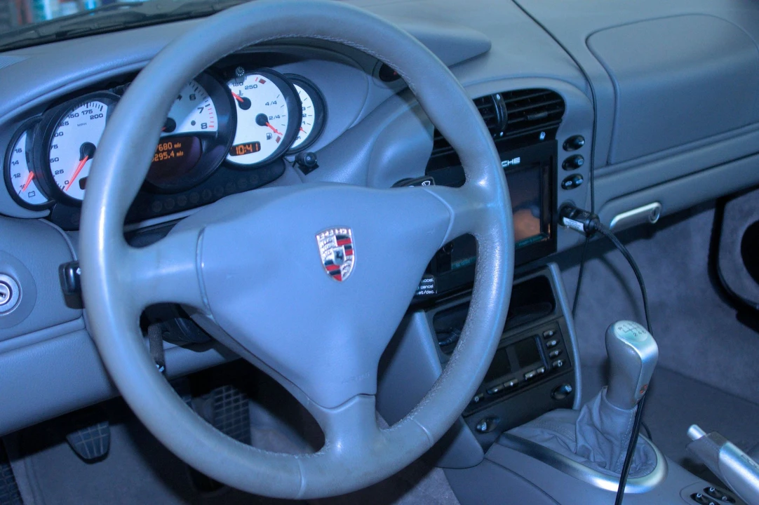 2002 Porsche 996 Carrera - Image 5 of 5
