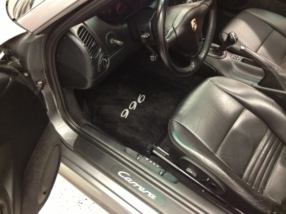 2002 Porsche 996 Carrera - Image 17 of 31