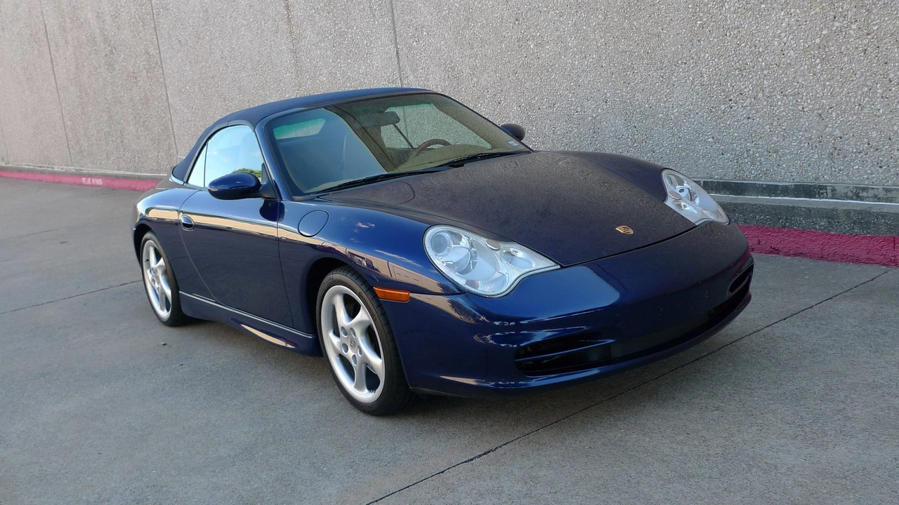 2002 Porsche 996 Carrera 4 - Image 2 of 9