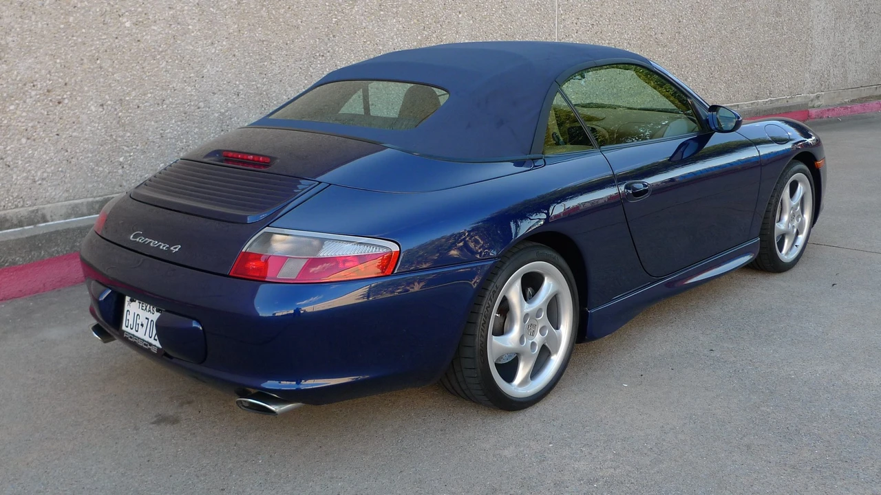 2002 Porsche 996 Carrera 4 - Image 3 of 9