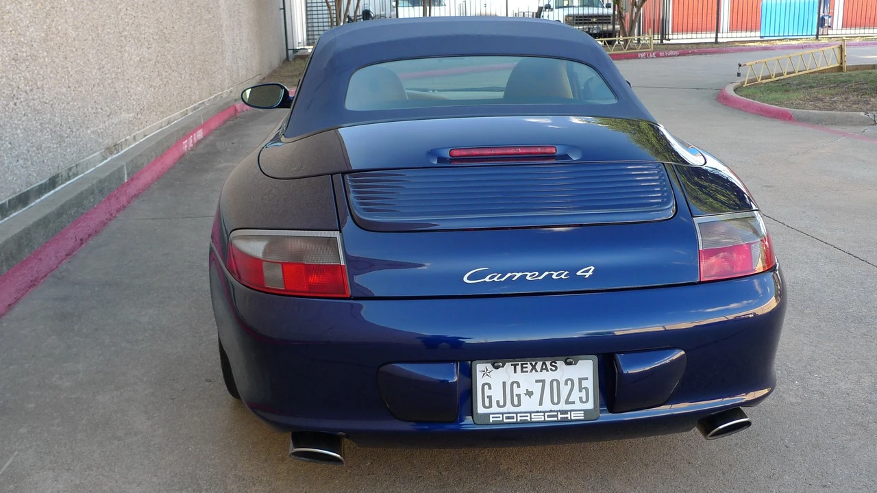 2002 Porsche 996 Carrera 4 - Image 4 of 9