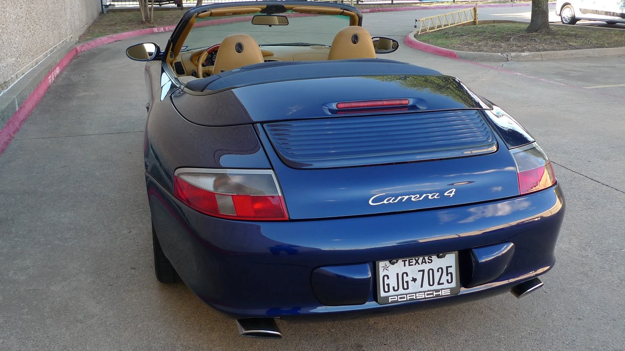2002 Porsche 996 Carrera 4 - Image 5 of 9