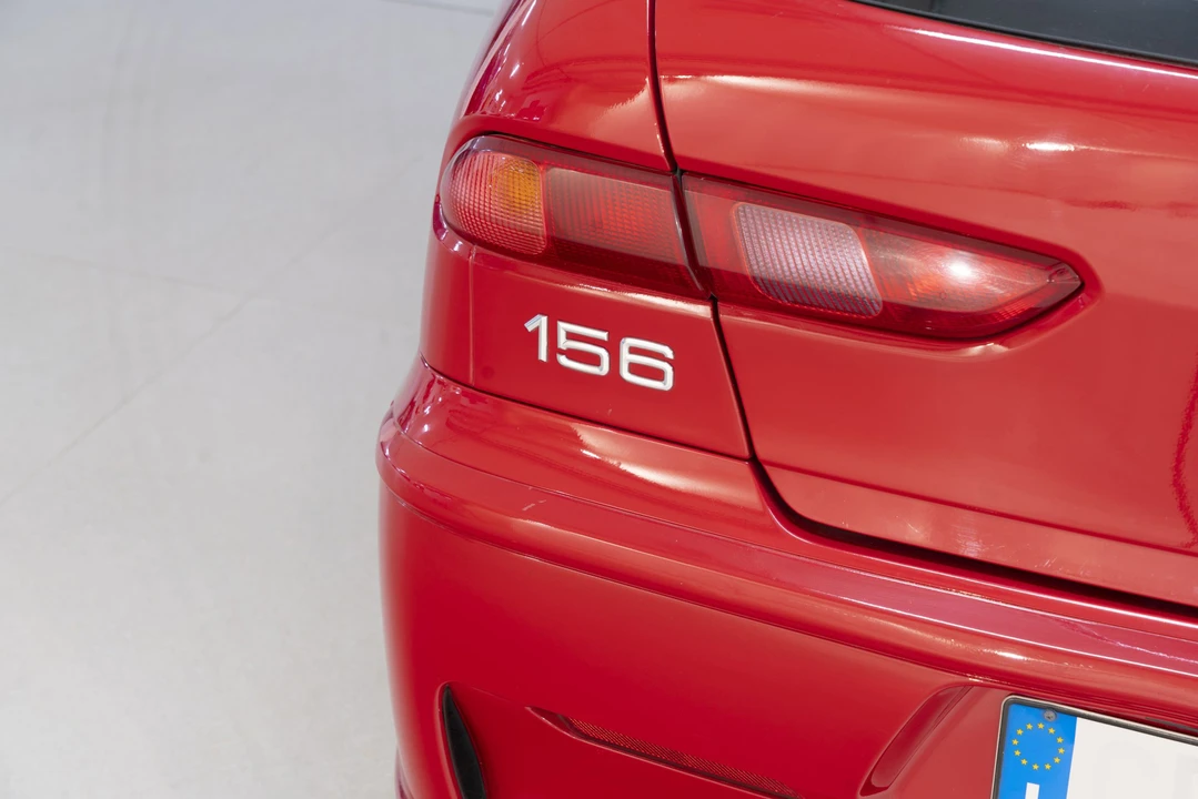 2002 Alfa Romeo 156 GTA - Image 17 of 18