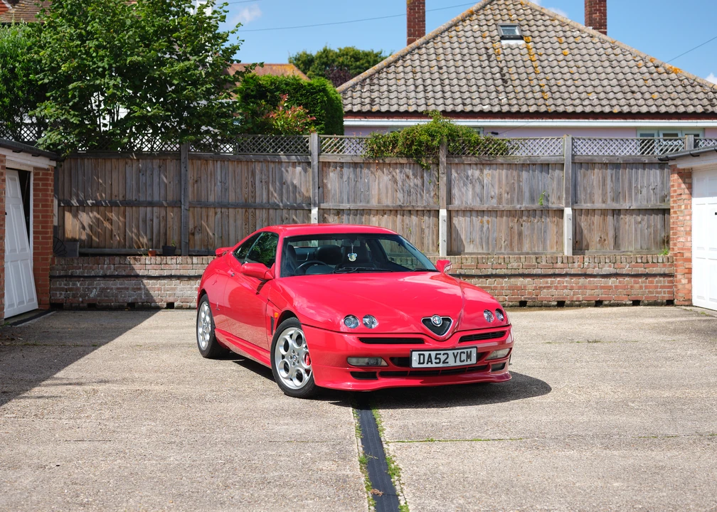 2002 Alfa Romeo 916 GTV & Spider - Image 13 of 31