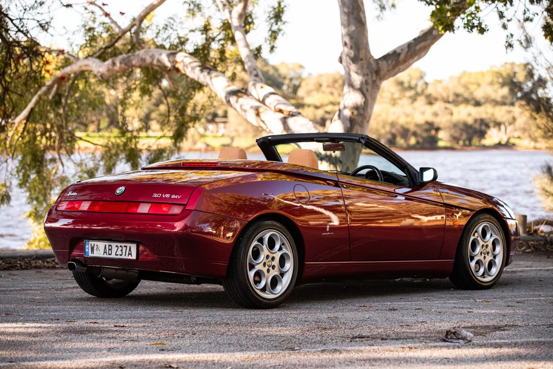 2002 Alfa Romeo 916 GTV & Spider - Image 6 of 31