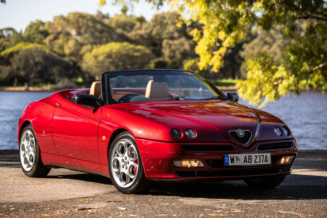 2002 Alfa Romeo 916 GTV & Spider - Image 9 of 31
