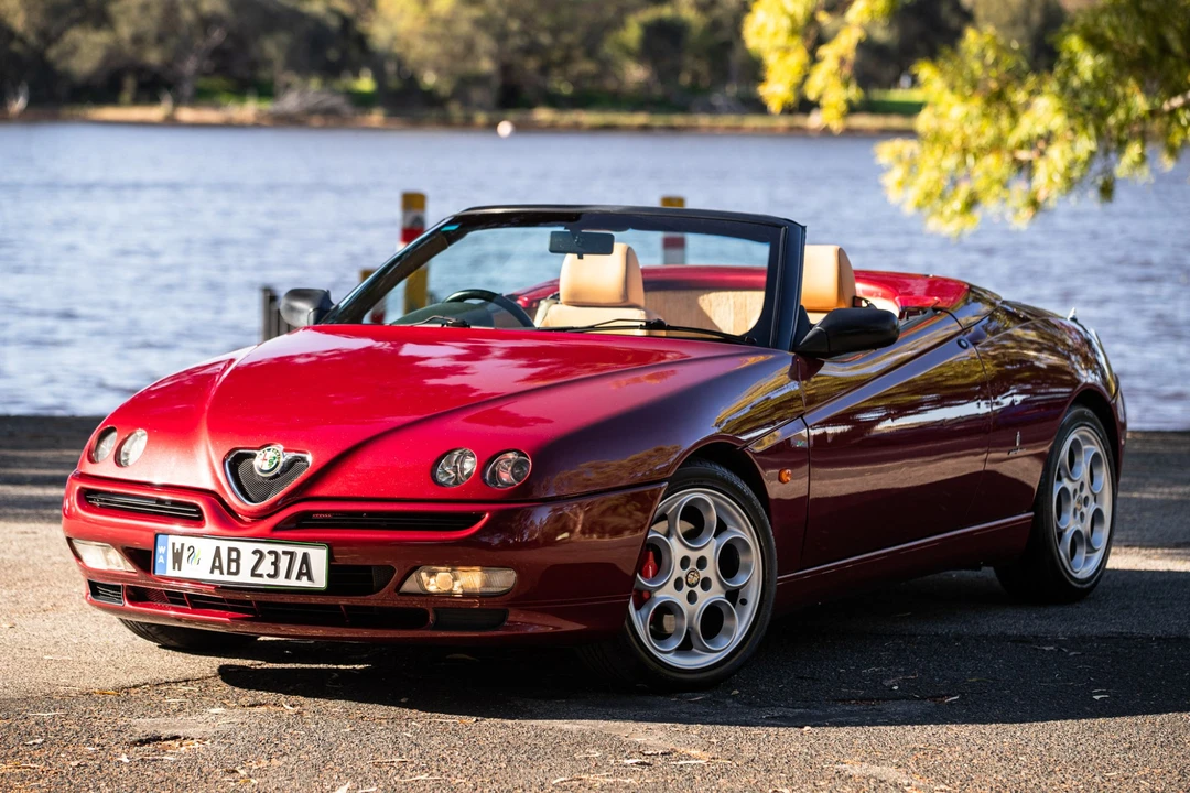 2002 Alfa Romeo 916 GTV & Spider - Image 13 of 31