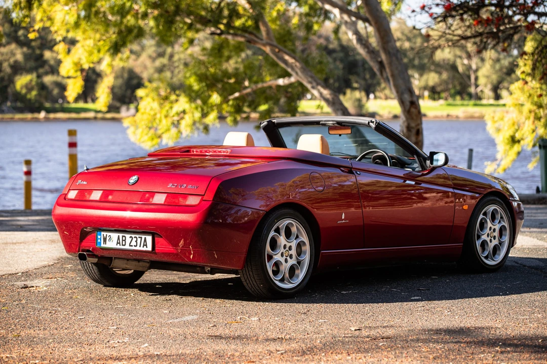 2002 Alfa Romeo 916 GTV & Spider - Image 16 of 31