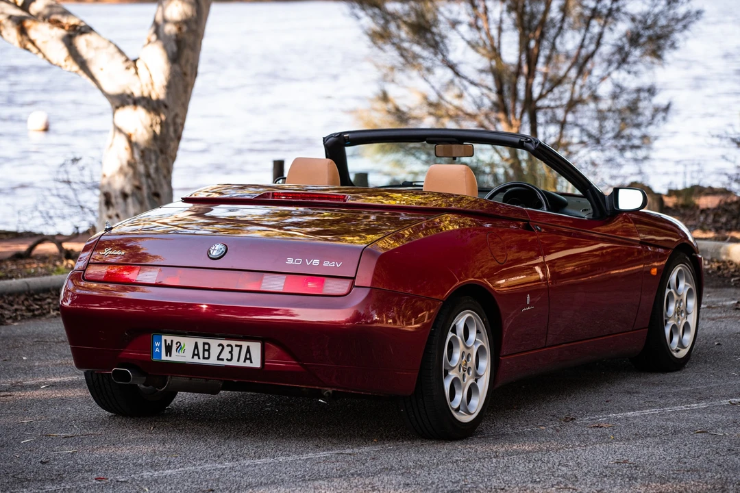 2002 Alfa Romeo 916 GTV & Spider - Image 19 of 31