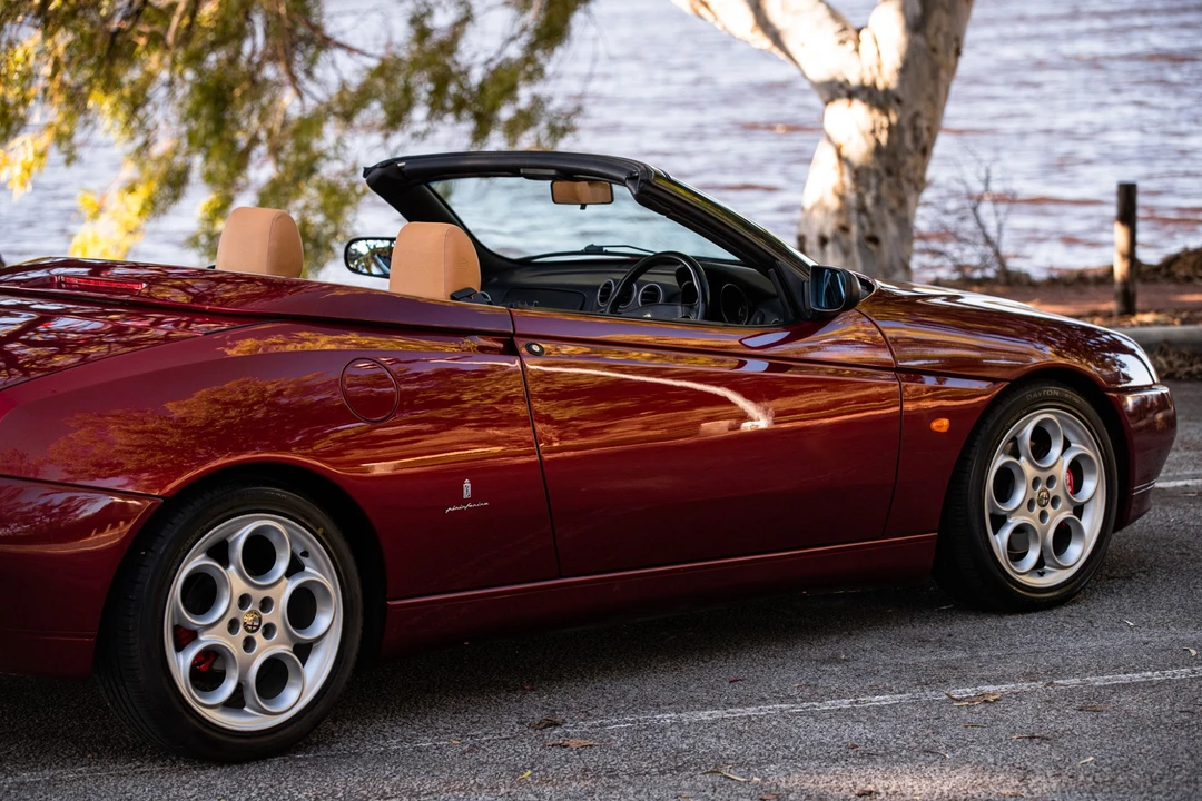 2002 Alfa Romeo 916 GTV & Spider - Image 21 of 31