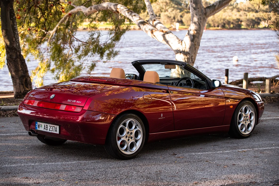 2002 Alfa Romeo 916 GTV & Spider - Image 22 of 31