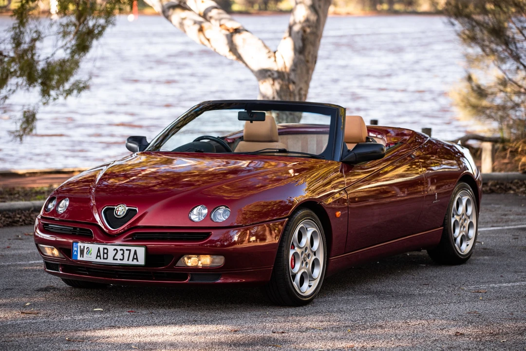 2002 Alfa Romeo 916 GTV & Spider - Image 8 of 31