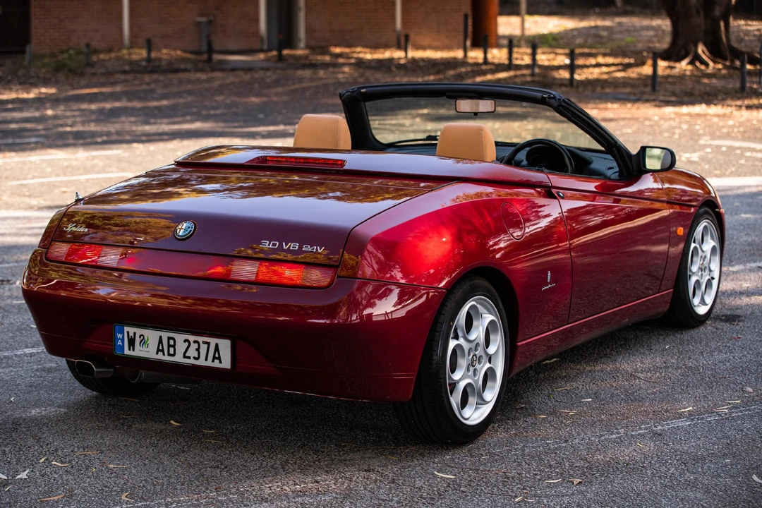 2002 Alfa Romeo 916 GTV & Spider - Image 29 of 31