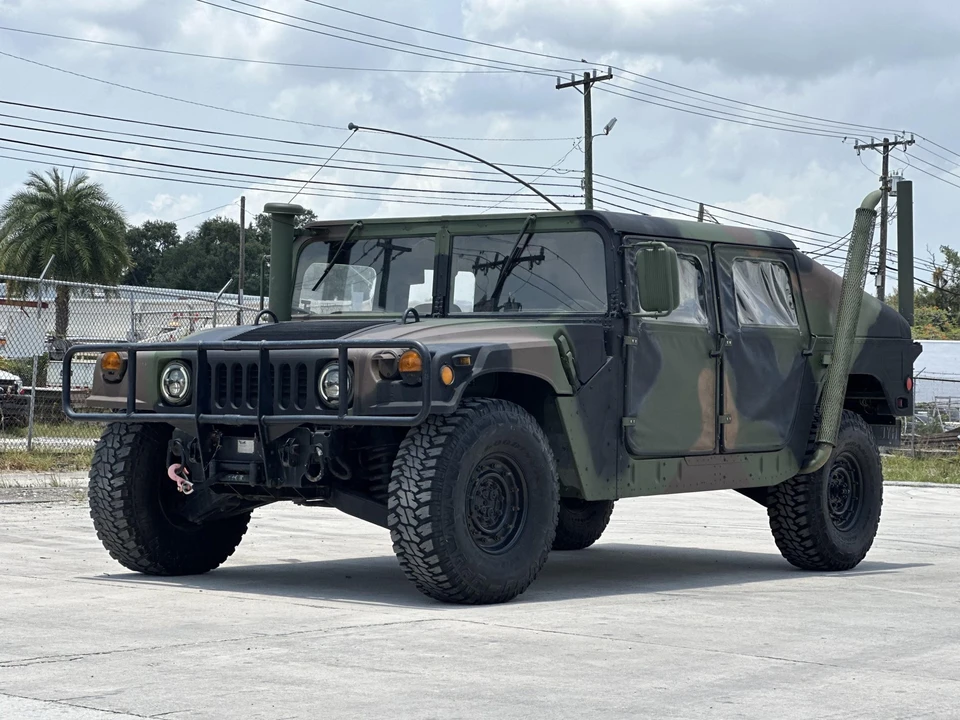 2002 Hummer HMMWV - Image 2 of 31