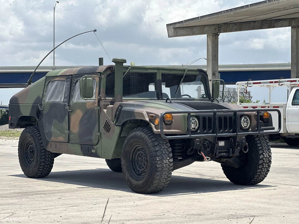 2002 Hummer HMMWV - Image 13 of 31