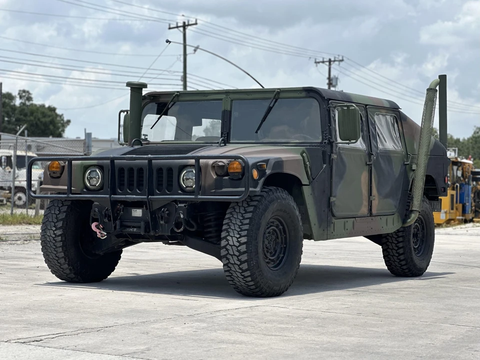 2002 Hummer HMMWV - Image 5 of 31