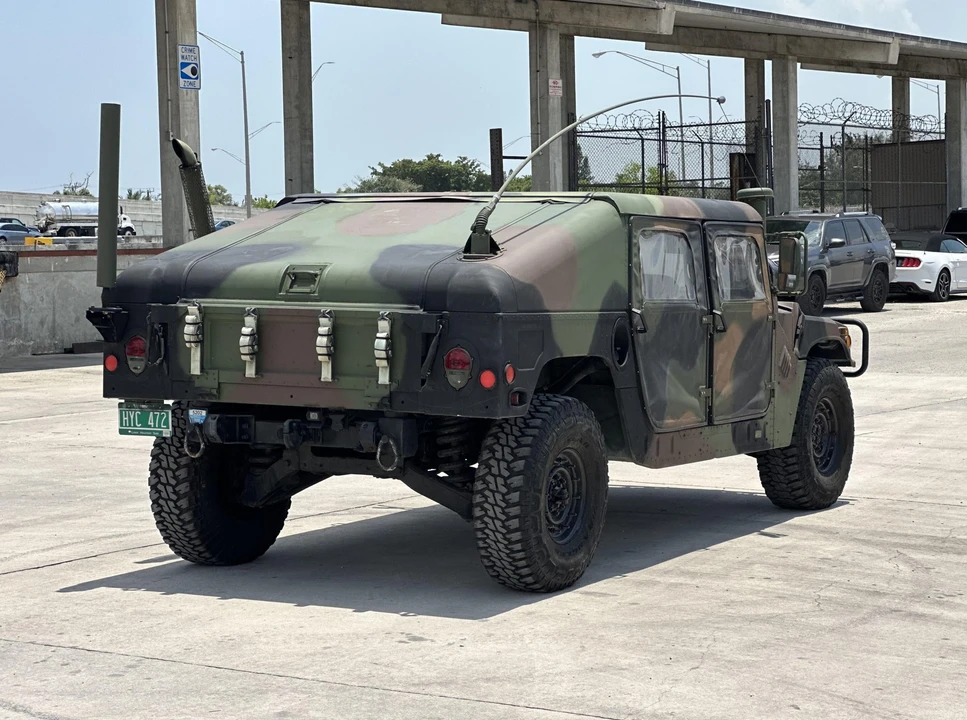 2002 Hummer HMMWV - Image 22 of 31