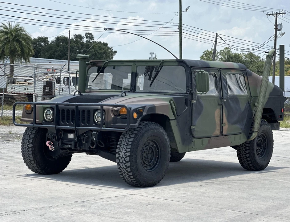 2002 Hummer HMMWV - Image 3 of 31