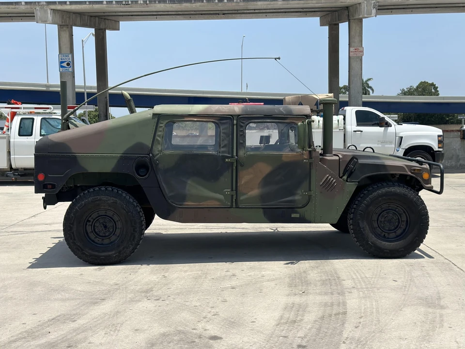 2002 Hummer HMMWV - Image 17 of 31