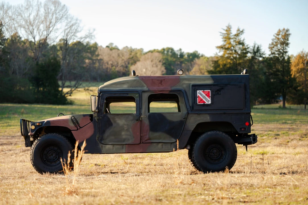 2002 Hummer HMMWV - Image 24 of 31