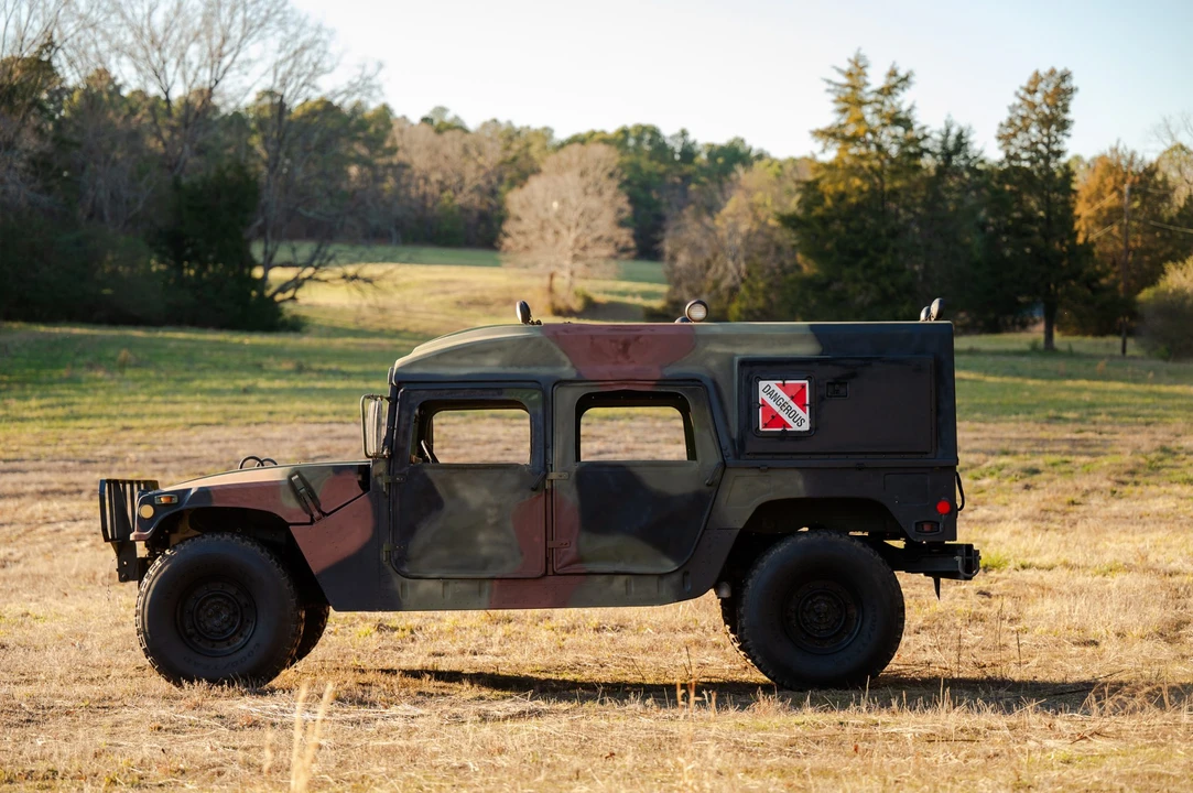 2002 Hummer HMMWV - Image 25 of 31
