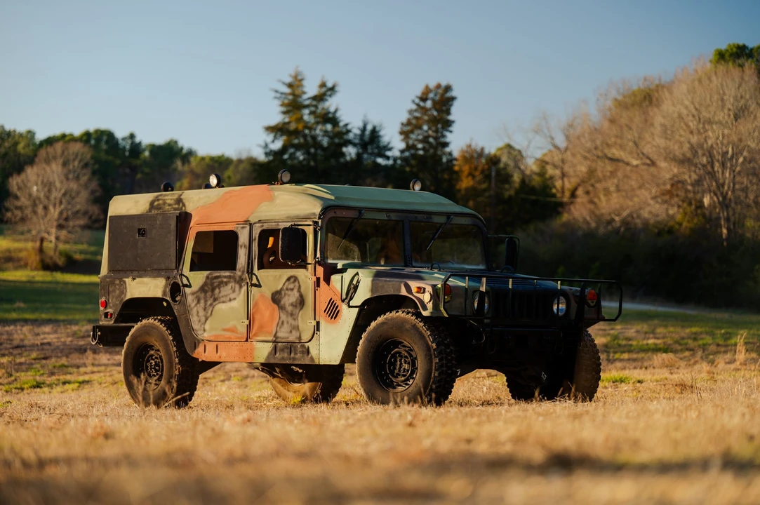 2002 Hummer HMMWV - Image 5 of 31