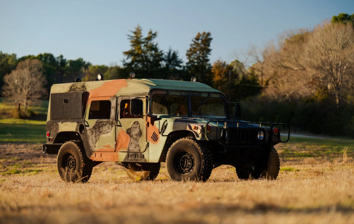 2002 Hummer HMMWV - Image 3 of 31