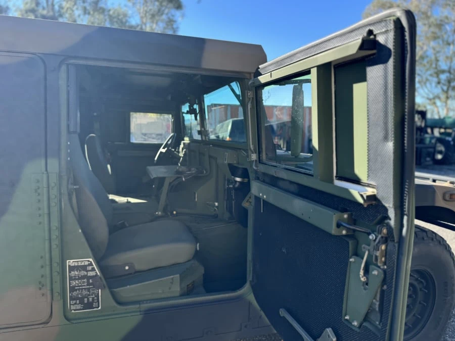 2002 AM General Hummer - Image 13 of 17